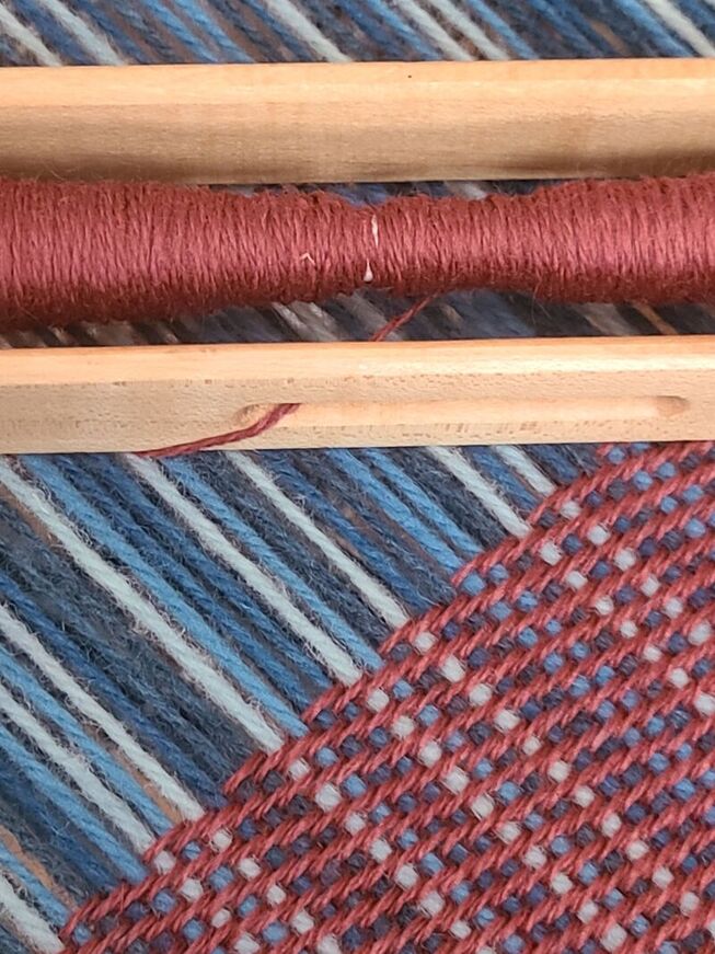weaving 2/2 twill